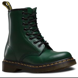 Dr. Martens Green Women 1460 Smooth Boots